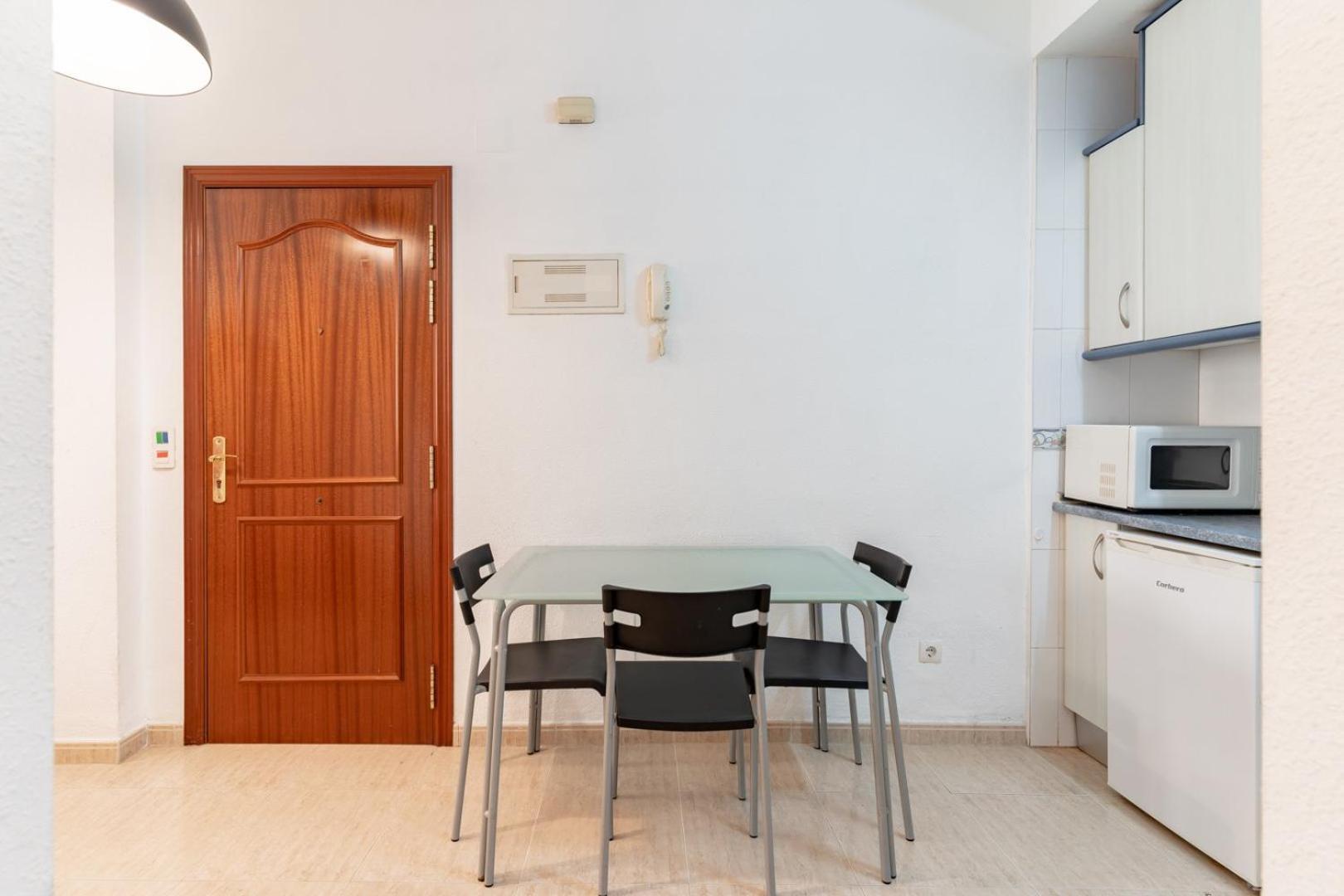 Guestready - Bella Casa En La Plaza De La Merced Малага Экстерьер фото